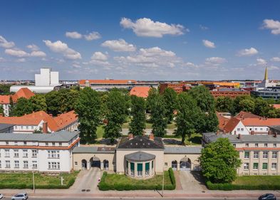 Der Campus der Veterinärmedizinischen Fakultät musste wegen des Bombenfundes evakuiert werden. Der Campus der Veterinärmedizinischen Fakultät musste wegen des Bombenfundes evakuiert werden.