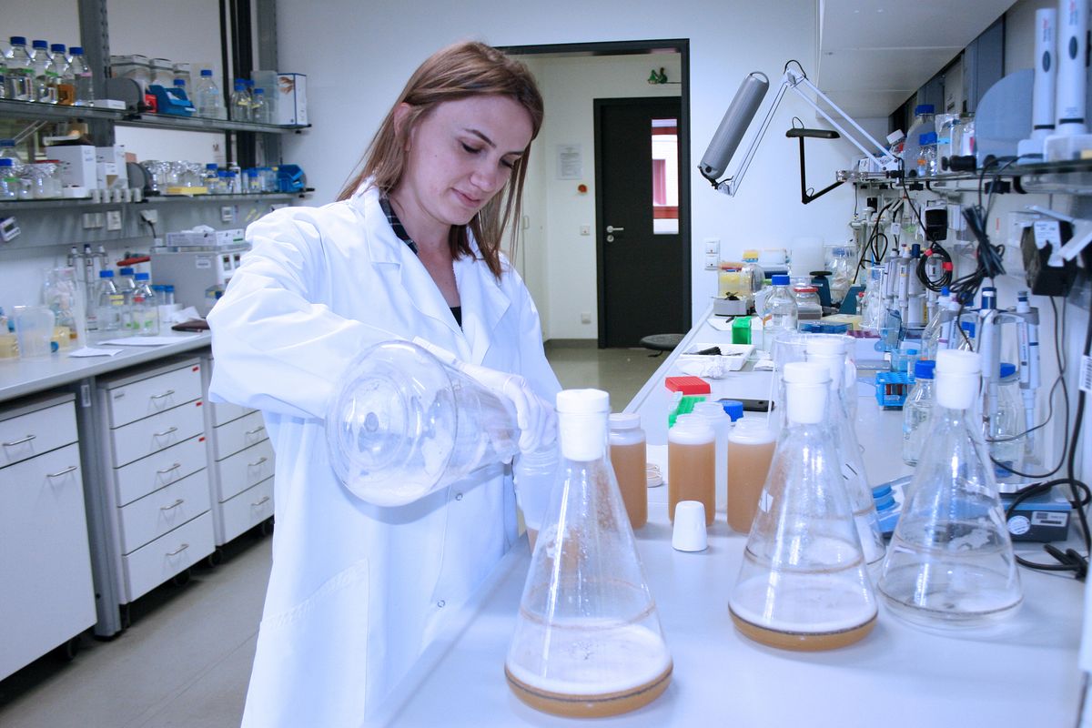 enlarge the image: In the laboratory of the Chair of Structural Analysis of Biopolymers.