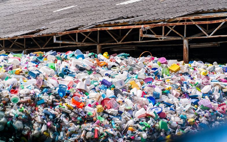 Ein Berg von Plastikmüll.